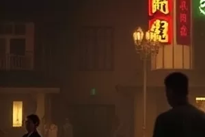玻璃工厂封面画面，高温炉口与金属模具